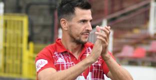 Манолев ще се възстановява в Германия