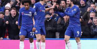 Челси унищожи Хъдърсфийлд и се върна в топ 4