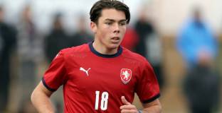 Династията Буфон във футбола продължава