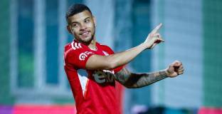 Спряган за завръщане в ЦСКА 1948 остава в Турция