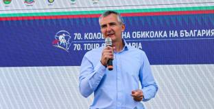 Министърът на спорта  подава оставка