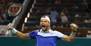 Отложиха мачовете на Гришо и Томова в Париж