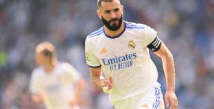 Бензема: Салах може да говори каквото си иска