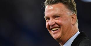 Ван Гаал: Де Йонг можеше да избере по-добър вариант от Барселона