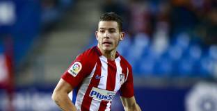 Юнайтед се интересува от защитник на Атлетико