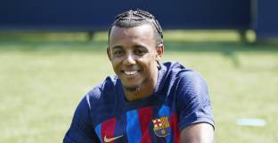 Челси отново ще се опита да привлече Кунде