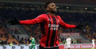 Ман Сити се интересува от Леао