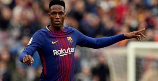 Агент: Трансферът на Мина в Евертън зависи от Барселона