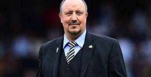 Евертън разглежда вариант с Бенитес