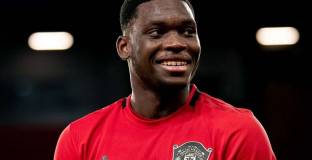  Защитник на Ман Юнайтед ще играе под наем за Бирмингам