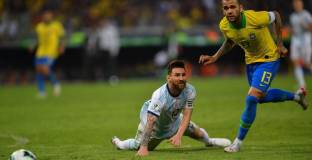 Жалко, Меси