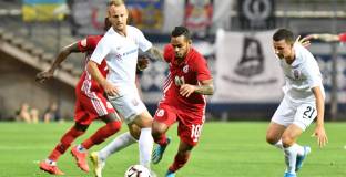 Рефер изхвърли 10 от ЦСКА от Лига Европа