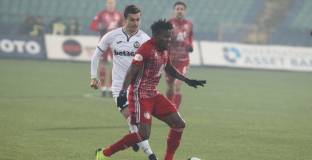 Славия и съдия спънаха ЦСКА в борбата за първото място