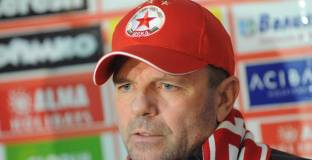 Стойчо Младенов на 62!