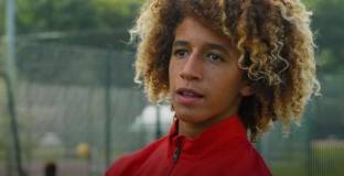 Юнайтед съгласува трансфера на 16-годишен халф на Монако