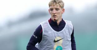 Нюкасъл ще възнагради Гордън с нов договор 