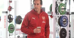 Емери сформира своя щаб