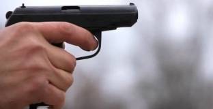 Футболист заплаши треньора си с пистолет, искайки титулярно място 