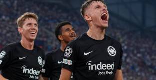 Айнтрахт постигна целта си срещу Марсилия (видео)