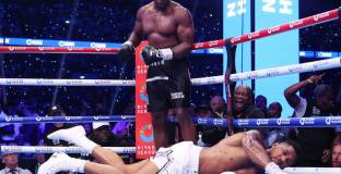 Дюбоа преби Джошуа на „Уембли“