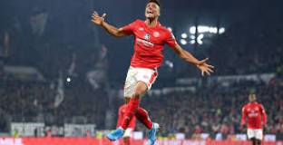 Майнц 05 - Айнтрахт 0:2 