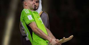 Сунес: Мартинес е като вулгарен клоун 