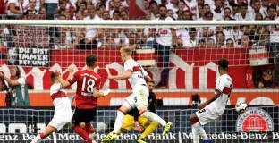 Байерн помете Щутгарт, Леверкузен се провали срещу Волфсбург