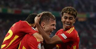 Испания обърна Франция и отива на финал (видео)