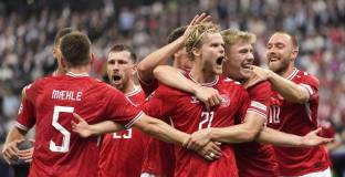 Англия и Дания си стиснаха ръцете за равен (видео)