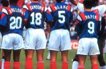 10 юни 1992 г. Откриване на 9-то Евро. Тогава за първи път се появяват надписи на фамилиите на играчите. 