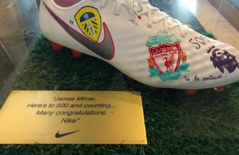 Джеймс Милнър получи от Nike паметна обувка по случай 500 мача във ВЛ.