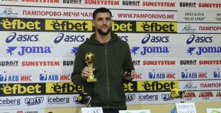 Голмайсторът на родния шампионат ще продължи кариерата си в Япония