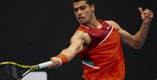  Алкарас победи Кечманович и е на полуфинал 