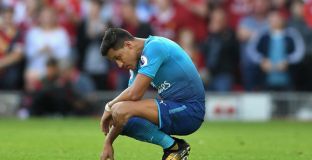 Сити изпуснал Еванс и Санчес 