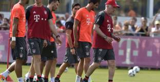 Някои играчи на Байерн тренирали тайно от Анчелоти 