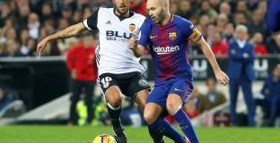 Иниеста: Всички видяха гола на Меси, само съдиите не го забелязаха 