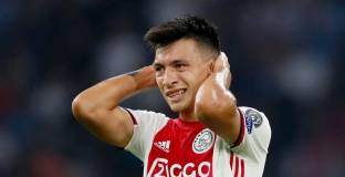 Арсенал се интересува от Лисандро Мартинес 