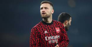 Шкодран Мустафи с трансфер в последните минути