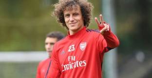 Фил Невил назова най-добрата покупка на Арсенал