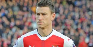 Травма спряла Кошчелни от напускане на Арсенал