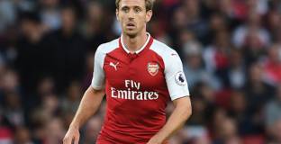 Арсенал търси наследник на Начо Монреал