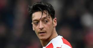 Йозил не иска да се връща в Испания 