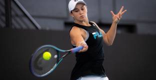  Барти спечели турнира в Аделаида 