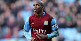 Астън Вила възнамерява да се избави от Йънг