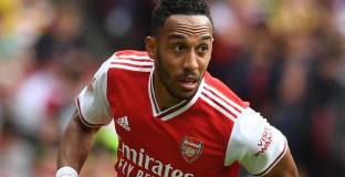 Тони Адамс: Арсенал не трябва да продава Обамеянг