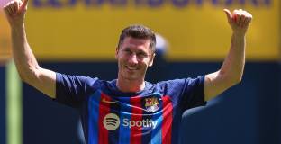 Левандовски взе номер 9 от Депай