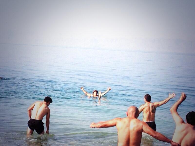 Отборът на Уругвай посети Мърто море след победата над Йордания с 5:0