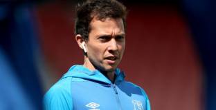 Евертън е готов да се раздели с Бернард и още шестима