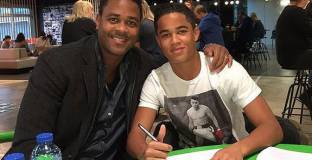 Клуйверт е доволен, че синът му е отказал на Юнайтед