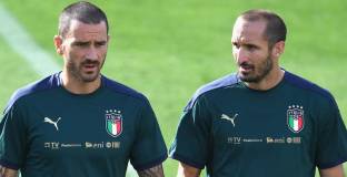 Швайнщайгер: Бонучи и Киелини са най-добрите централни защитници в света